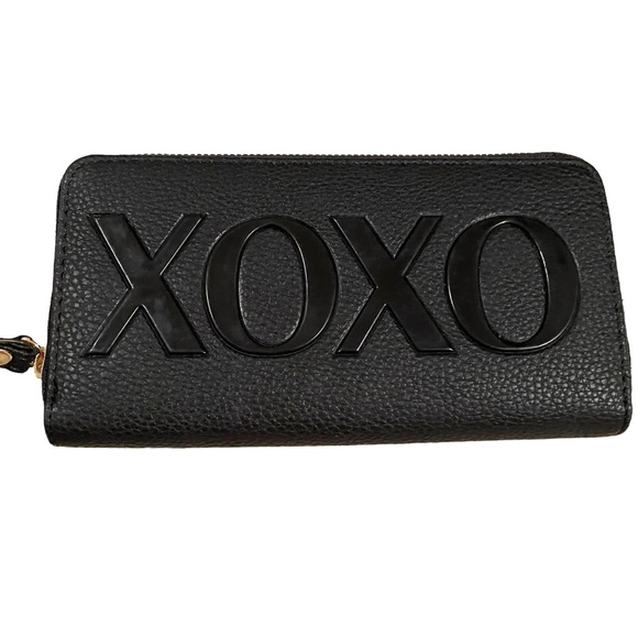 NWT XOXO Wallet Black Pebbled Faux Leather Zip Around Coin and Card Holders - Picture 2 of 5